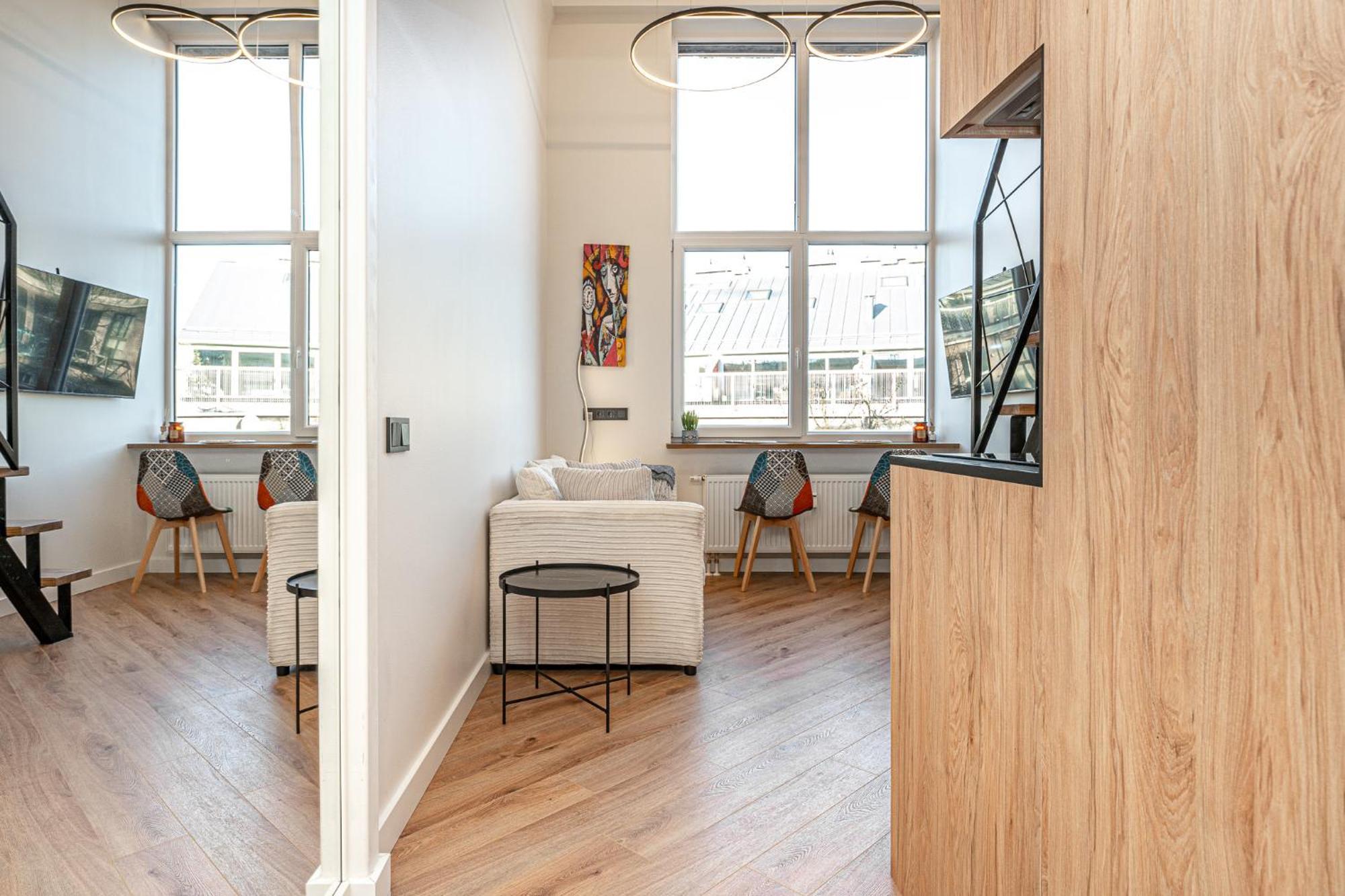 Cozy Loft In Center